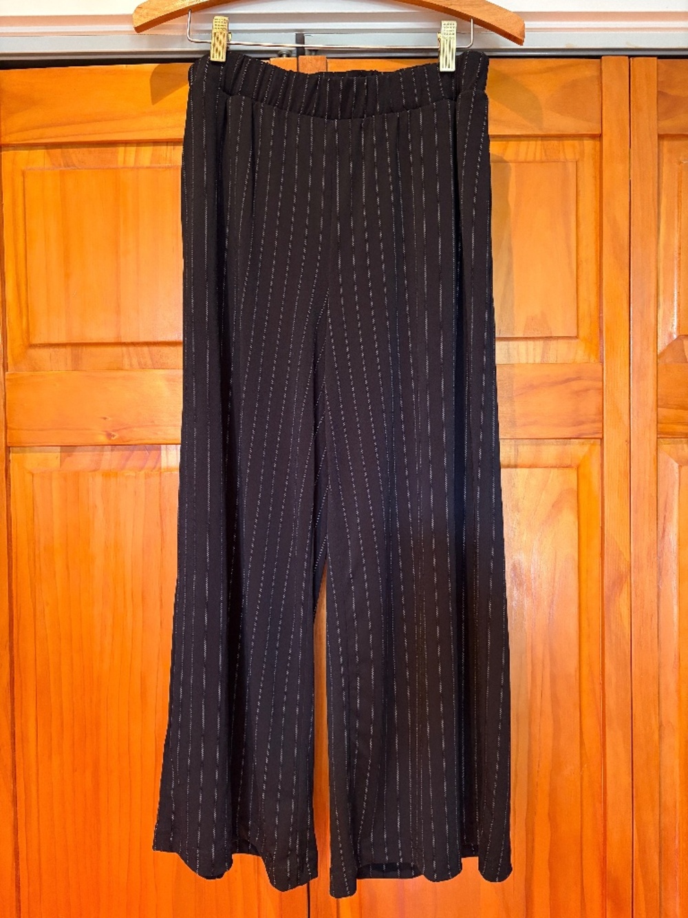 Banana Republic Factory Wide Leg Palazzo Crop Black w/White Stripe Pants Small